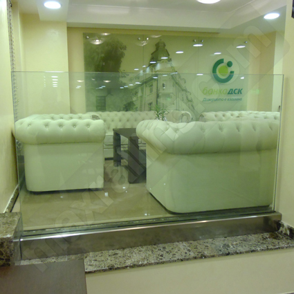 Стъклени парапети